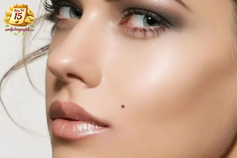 vị trí của nốt ruồi trong nhân tướng học