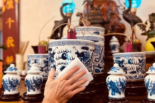 Văn Khấn Bao Sái Bàn Thờ: Hướng Dẫn Chi Tiết Chuẩn Phong Thủy