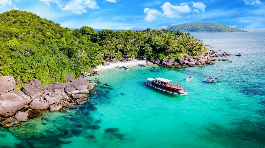 Biển xanh cát trắng tại đảo ngọc Phú Quốc Kiên Giang