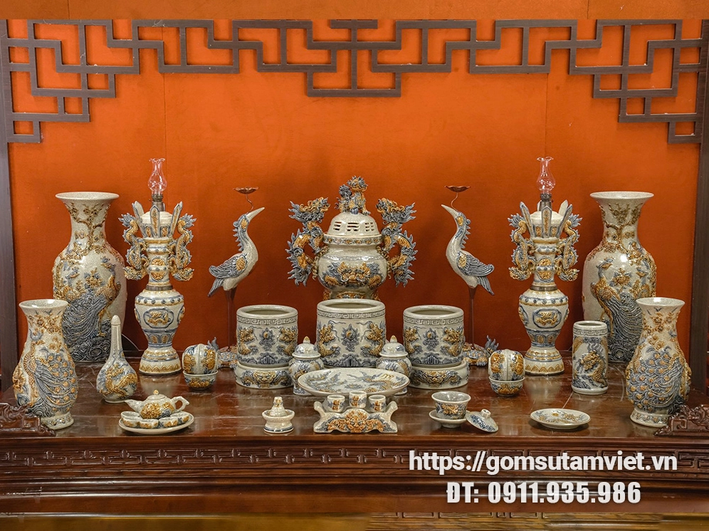 Chi tiết bộ đồ thờ men rạn trang trọng cho mâm cúng rằm