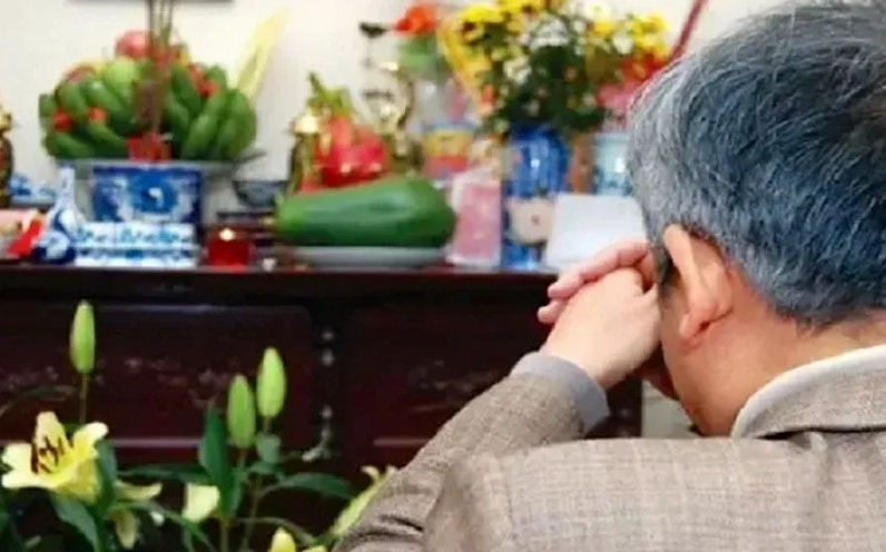 Chi tiết mẫu văn cúng Thổ Công ngày Rằm mùng 1