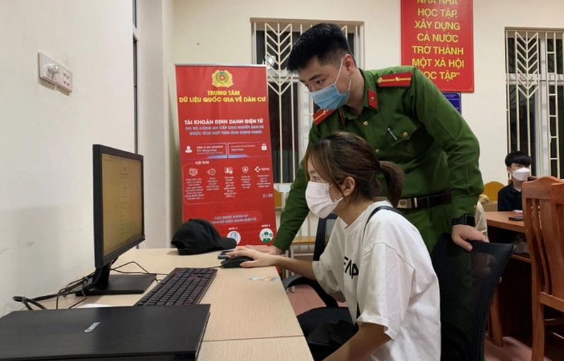 Chuẩn bị hồ sơ và giấy xác nhận tạm trú trực tuyến