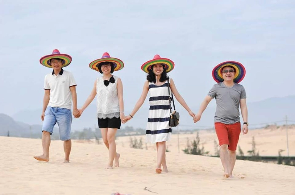 Con đường đi bộ ven biển tuyệt đẹp ôm sát sườn núi tại Eo Gió