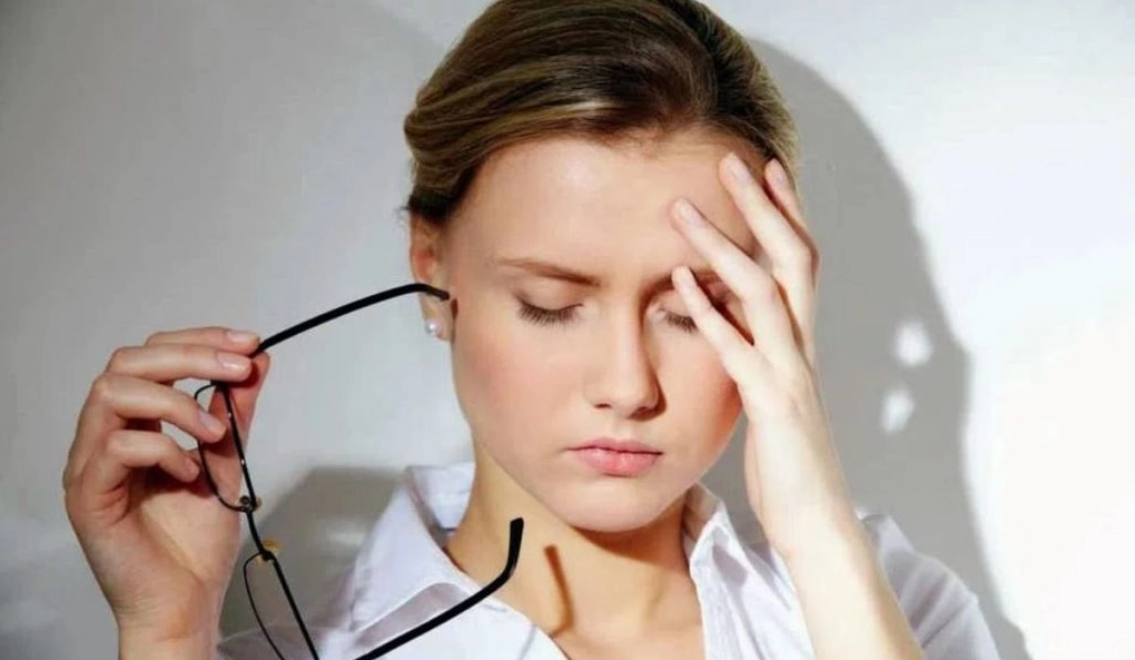 Dân gian cho rằng: Mỗi khung giờ nháy mắt trái nữ mang một điềm báo khác nhau