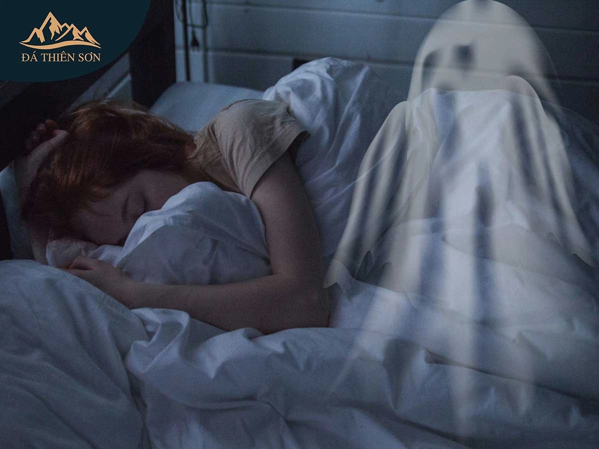 Giải mã giấc mơ thấy người chết sống lại nói chuyện