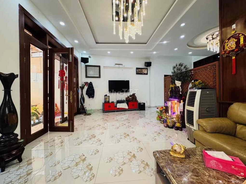 Góc nhìn chi tiết về kiến trúc hiện đại và tối ưu không gian của biệt thự quận 6