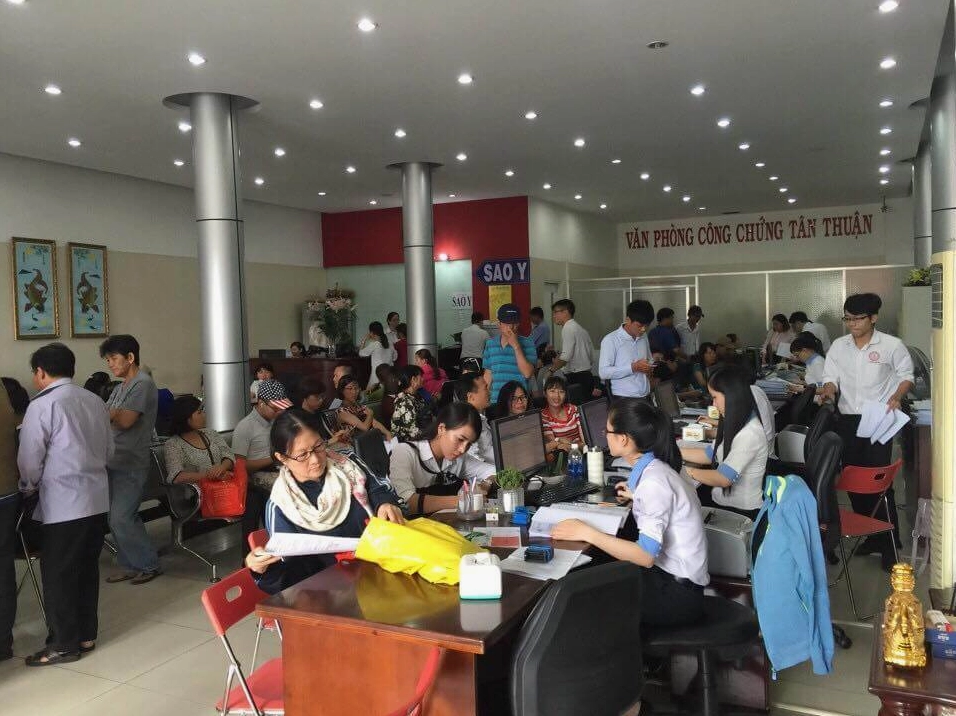 Hồ sơ công chứng mua bán bất động sản được chuẩn bị kỹ lưỡng