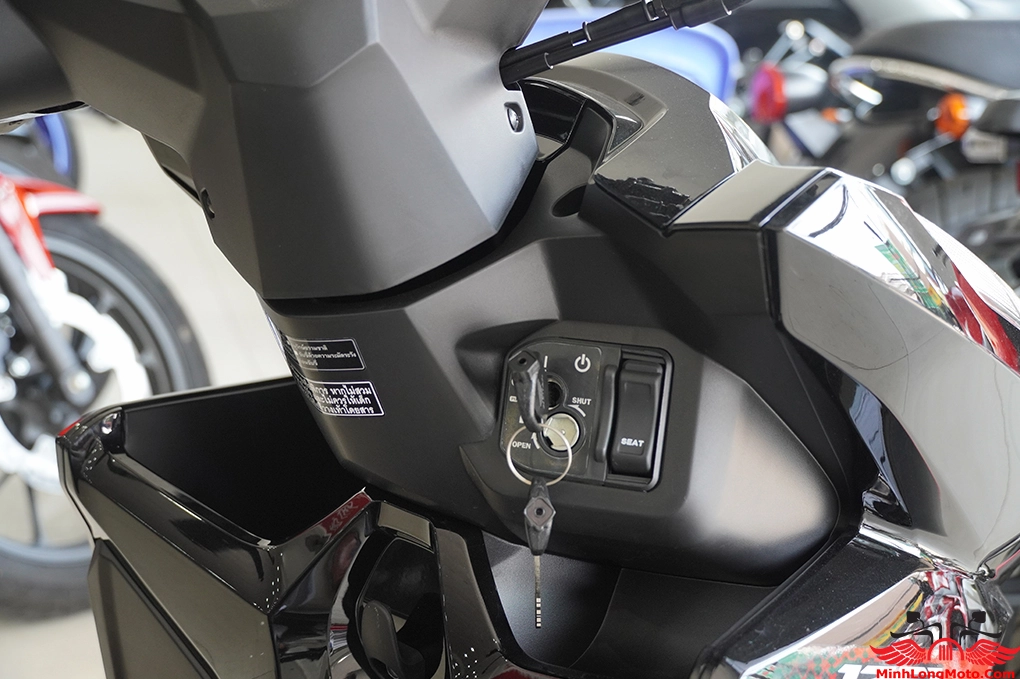 Hộc đựng đồ tiện lợi trên xe Honda Click Thái