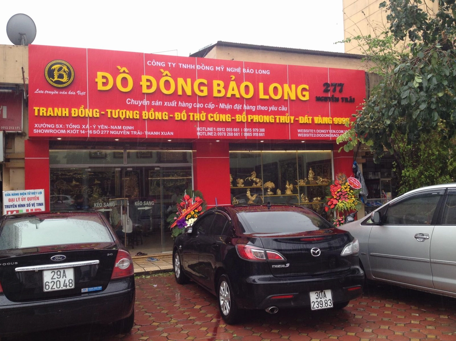 Không gian thờ phụng trang nghiêm, góp phần cho lễ văn khấn Mẹ Quan Âm tại nhà