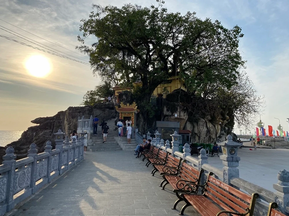 Lối vào Dinh Cậu Phú Quốc