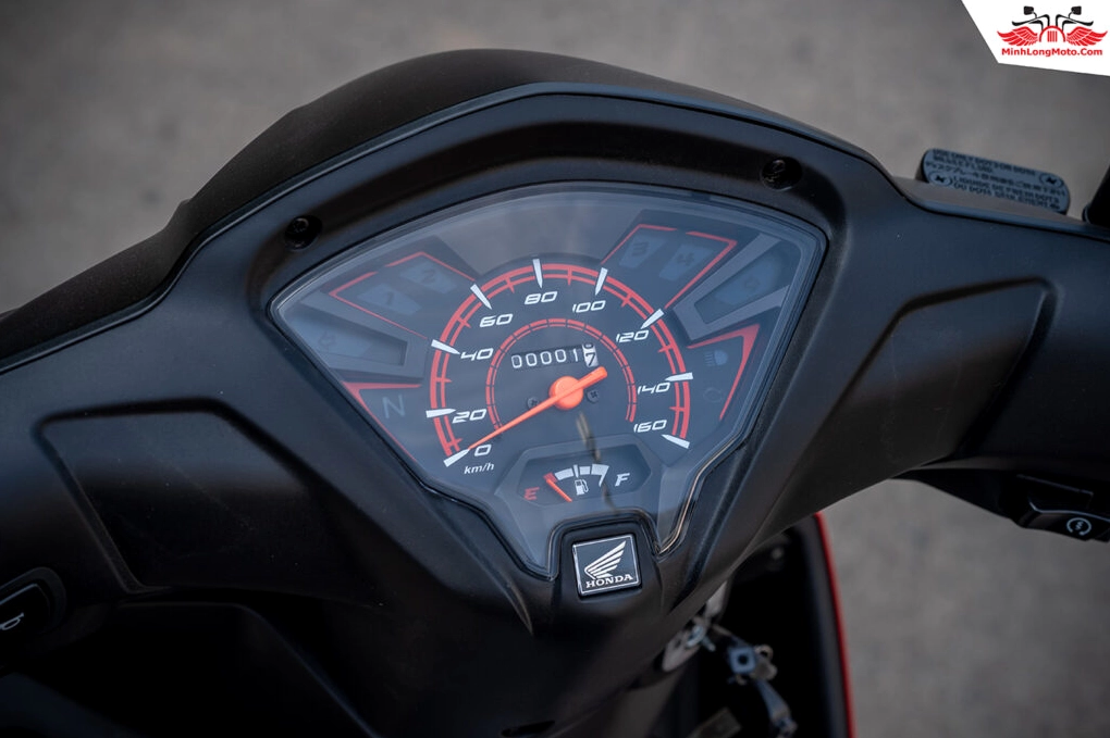 Mặt đồng hồ của Wave RSX FI được thiết kế đẹp mắt và khoa học