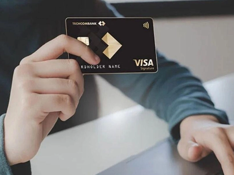 Mở thẻ tín dụng, hoàn tiền thả phanh.