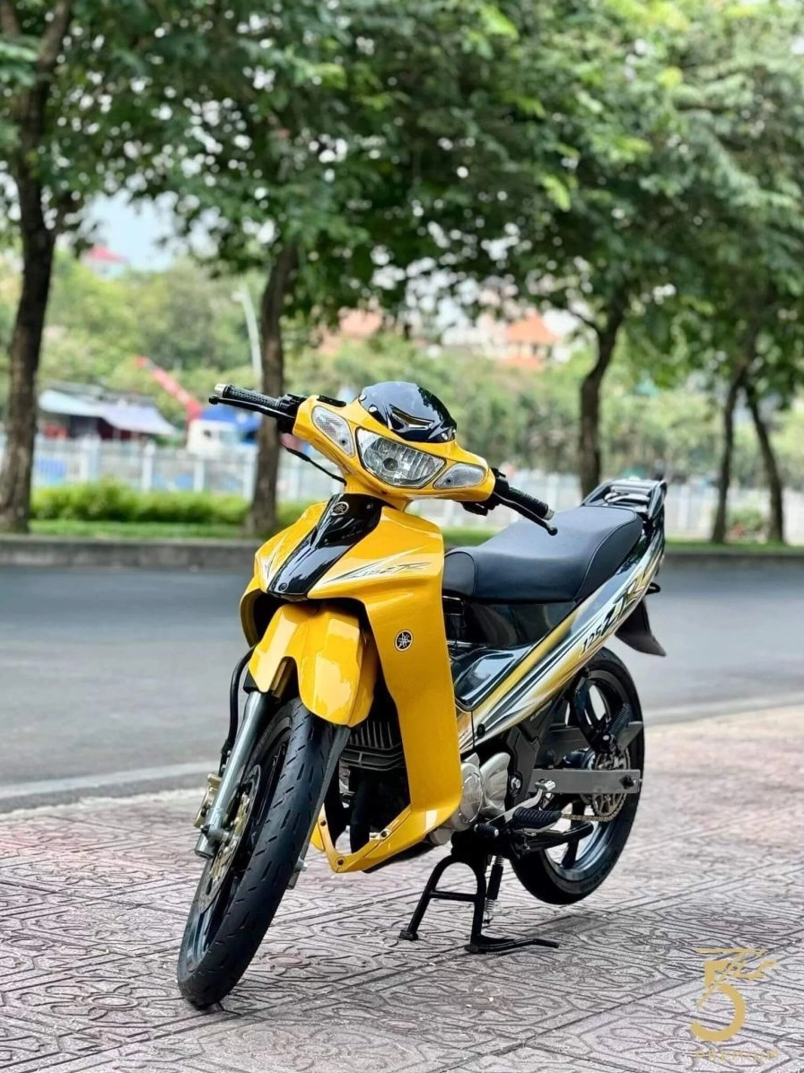 Một chiếc Yaz125rr TLHQ được dọn full new có giá rất cao