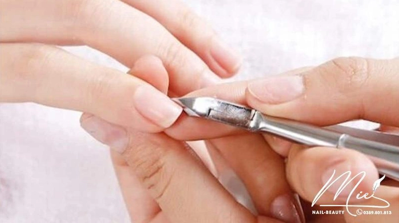 Những ngày tốt để cắt móng tay