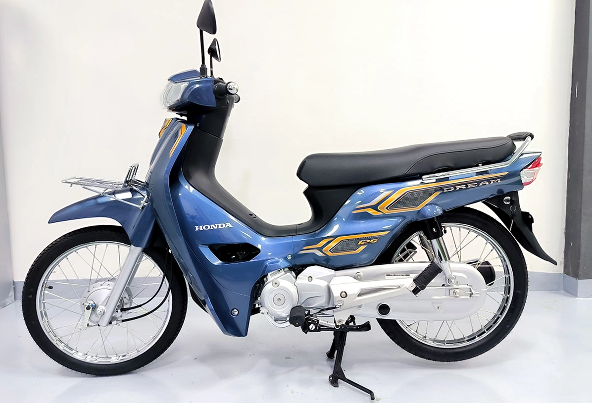 Phiên bản Dream Thái 125 màu xanh hiện đại và sang trọng