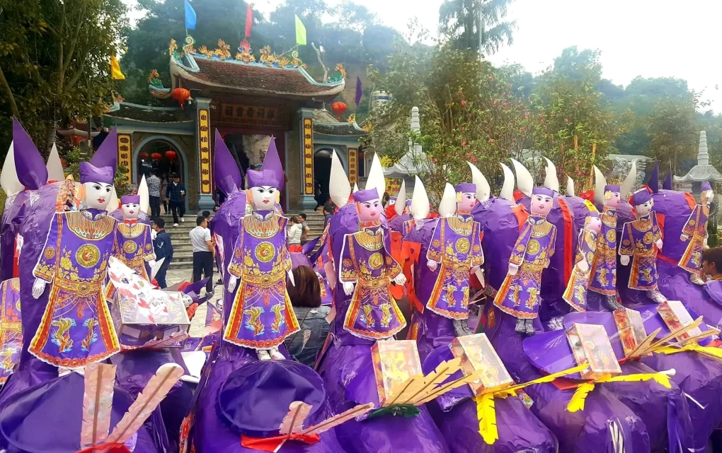 Sắm lễ cúng Ông Hoàng Bảy cần chuẩn bị gì?