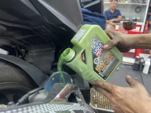 thay-nhot-xe-tay-ga-gia-bao-nhieu-cap-nhat-bang-gia-2026-chi_846