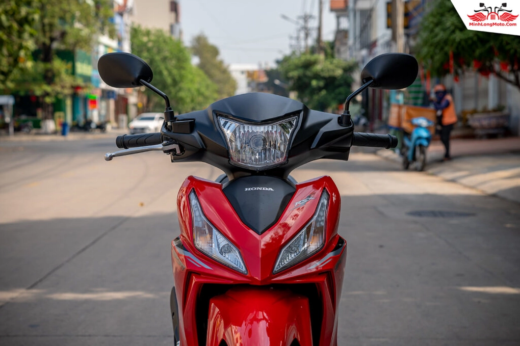 Thiết kế phần đầu xe Honda Wave RSX FI 110 đầy góc cạnh