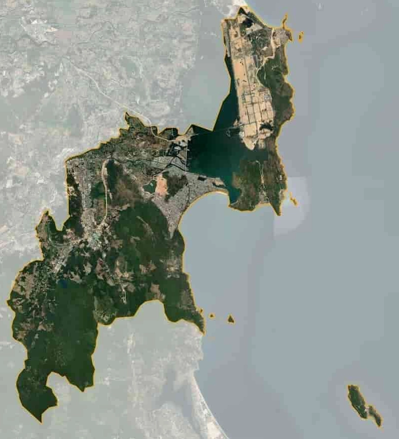 Thời tiết nắng đẹp lý tưởng cho các hoạt động vui chơi trên biển Quy Nhơn