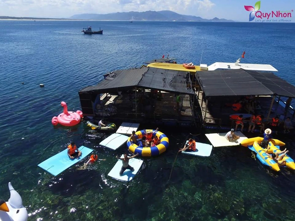 Thưởng thức bàn tiệc hải sản tươi ngon mang đậm hương vị biển cả