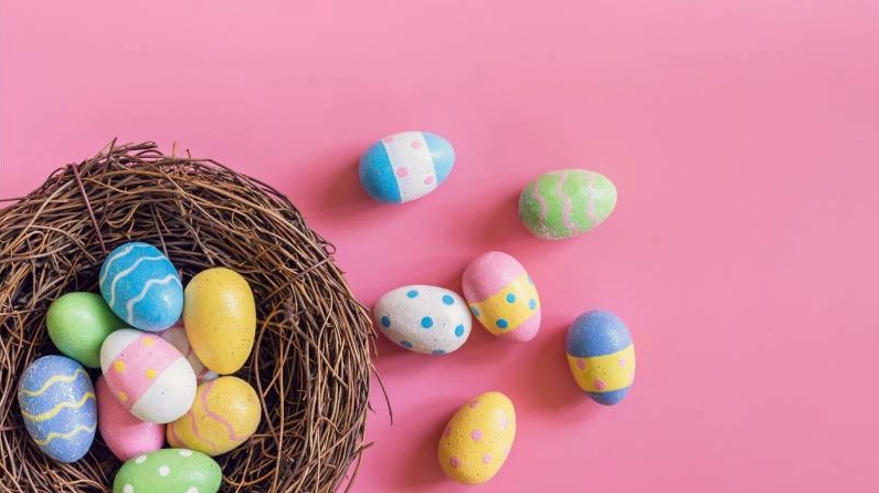 Trứng Phục Sinh rực rỡ sắc màu tượng trưng cho sự sống mới