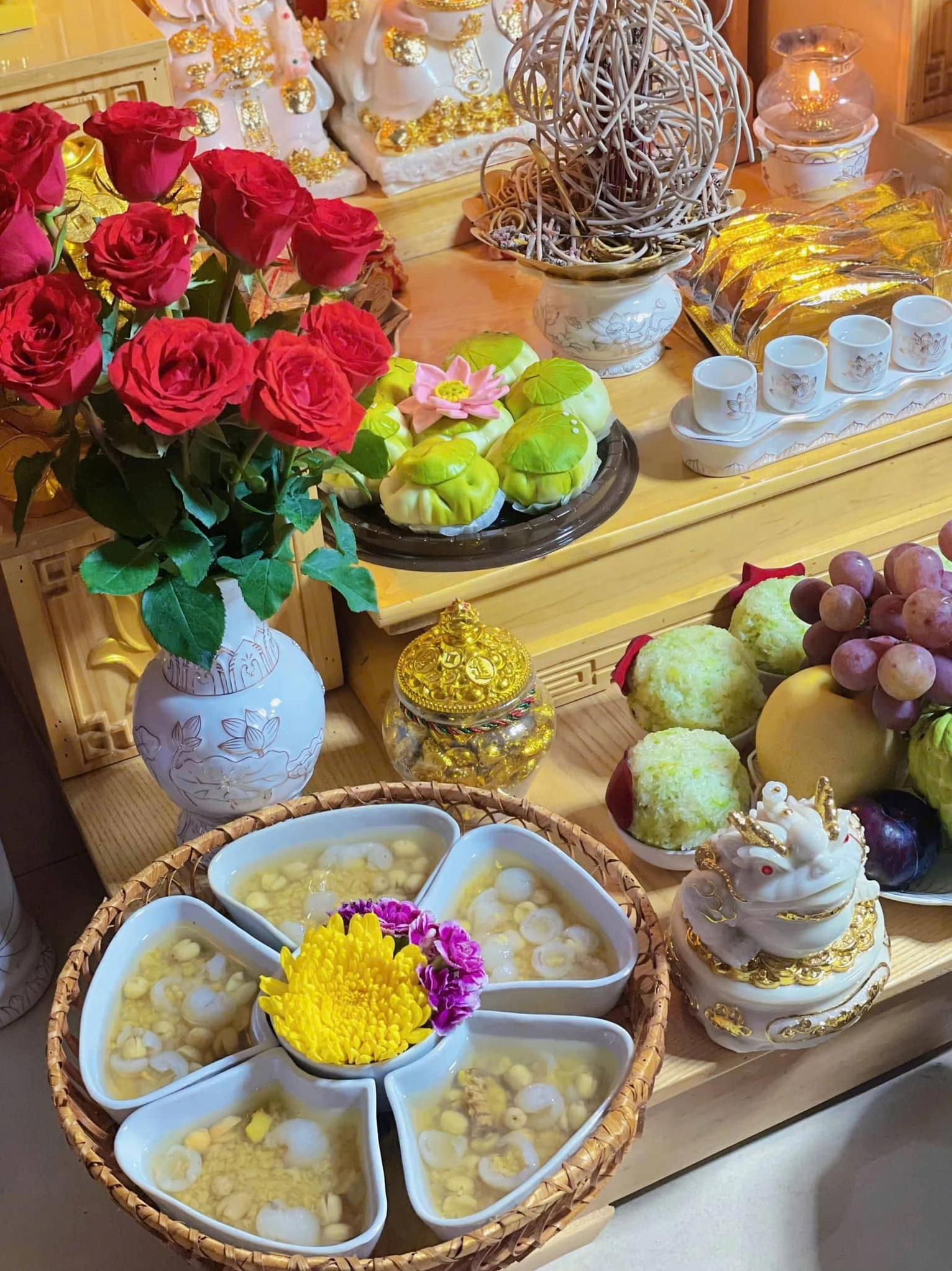 Văn khấn Thần Tài ngày rằm, mùng 10 âm lịch hằng tháng