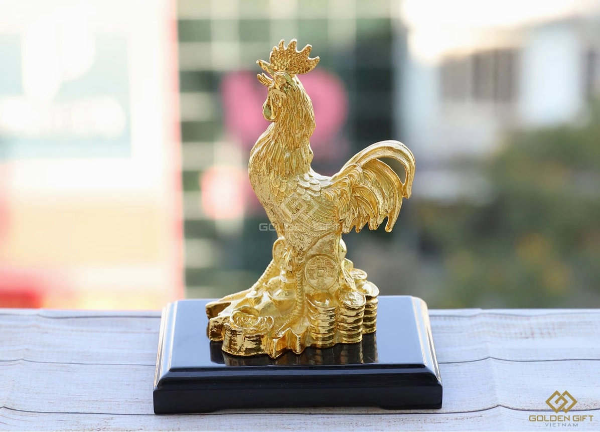 Vật phẩm phong thủy Tượng Gà trợ bản mệnh tuổi Quý Dậu