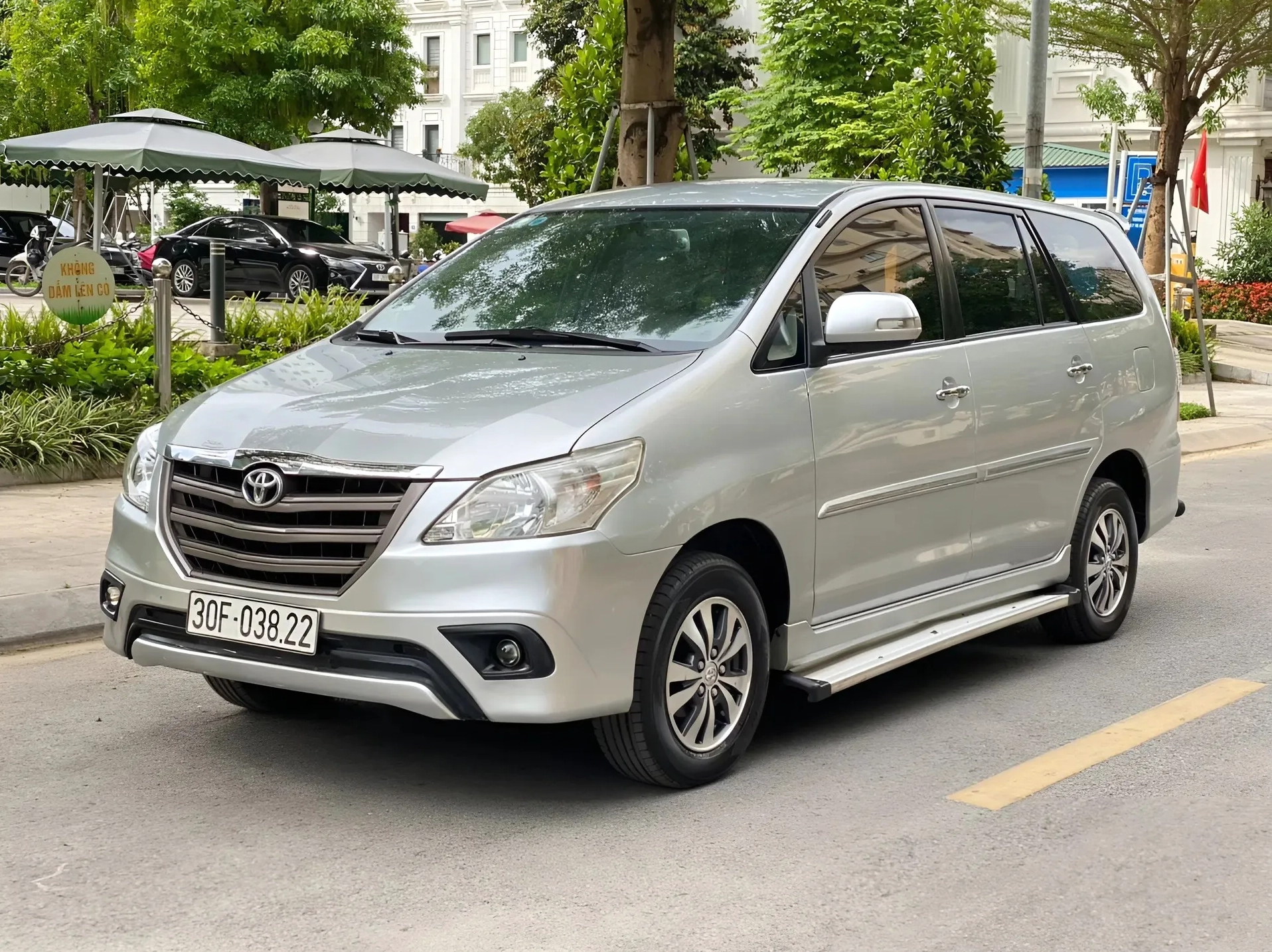 xe 7 chỗ giá từ 400 đến 500 triệu - Toyota Innova 2.0E 2015