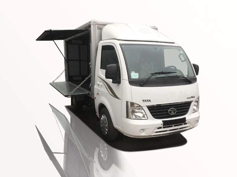 Xe tải TATA Super Ace tải trọng 990kg thùng kín